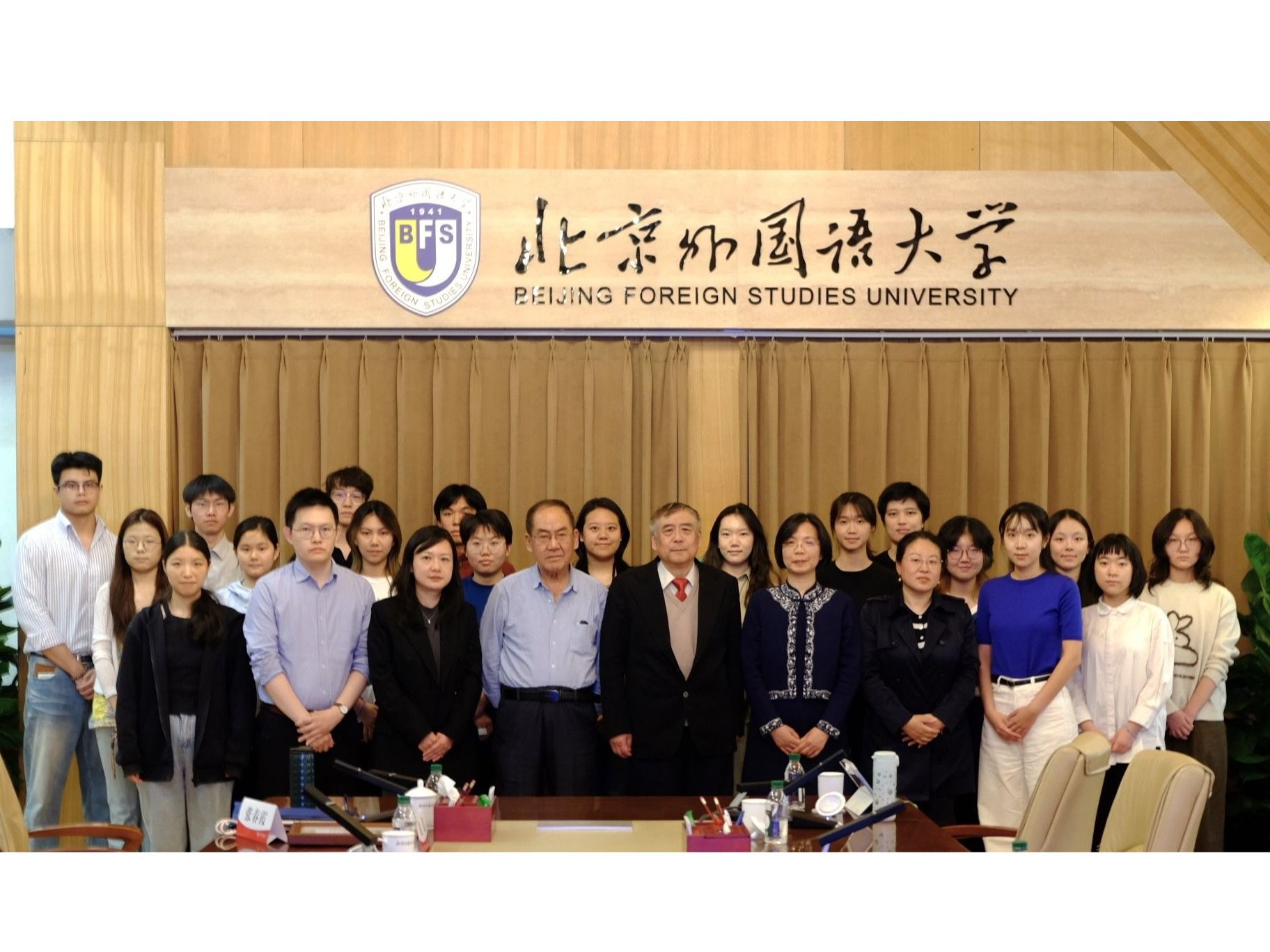 荣裕民校友“DE道职场”报告会